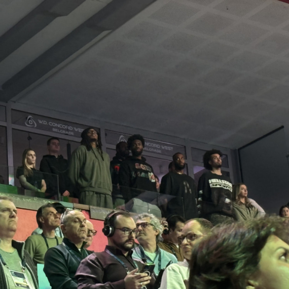 Poznata lica u Areni: Košarkaši Zvezde gledaju Srbija – Mađarska FOTO
