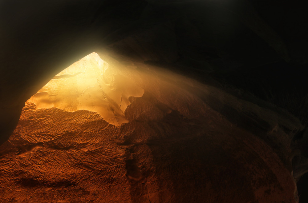 Super bacterium Discovered Nearby: 5,000 Years Old and Resistant to Antibiotics