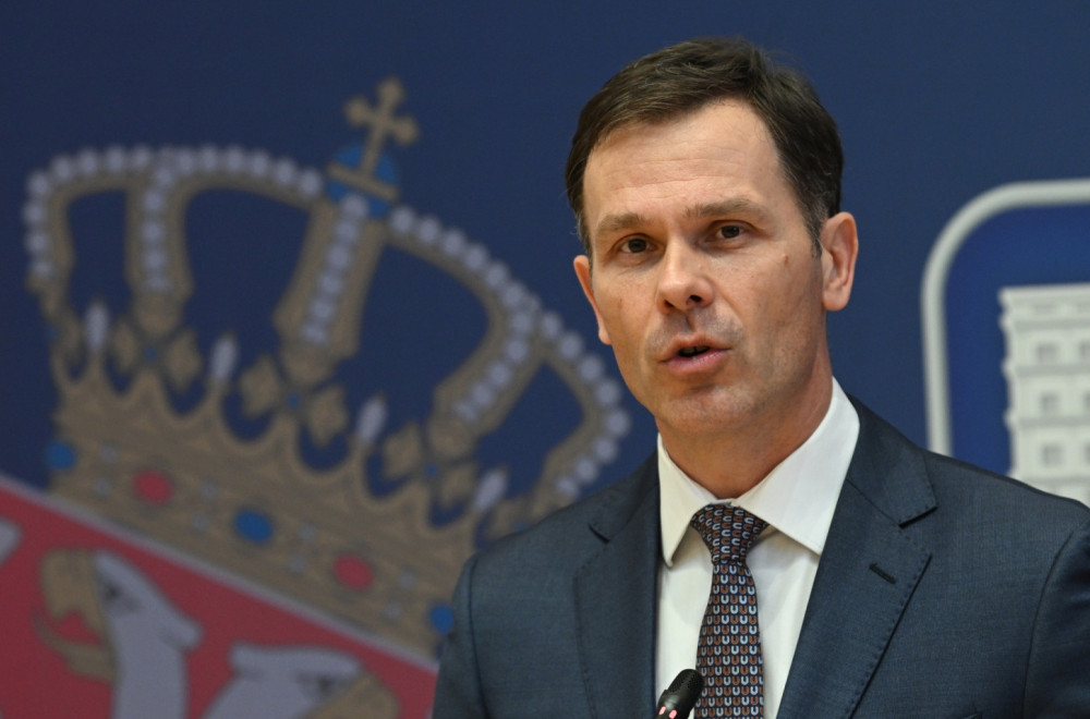 Mali: Prosečna plata u istoriji Srbije prvi put iznad 1.000 evra