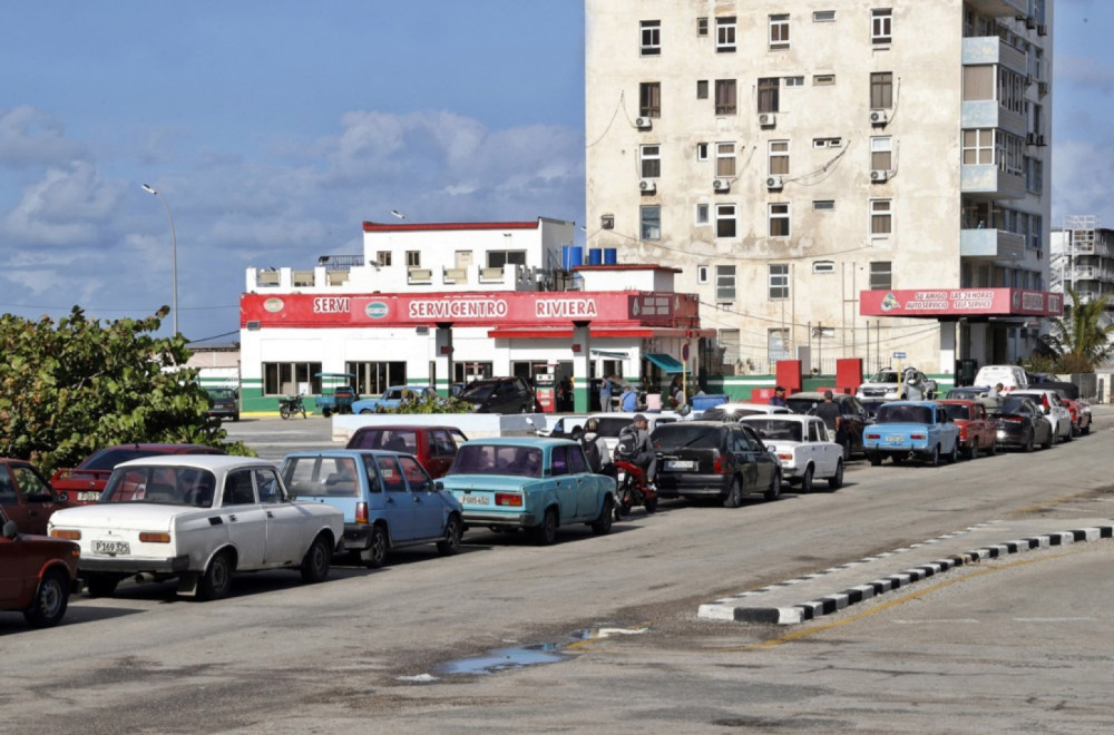 American Oil Siege: No Fuel, Power Outages, the State Falling Apart
