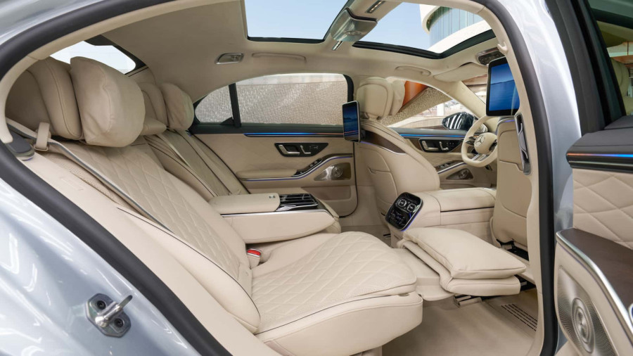 Mercedes S klase za 2026: Više ekrana, manje klasičnog luksuza FOTO