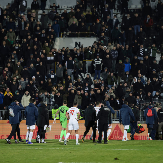 "Grobari" napali sudije u Humskoj!