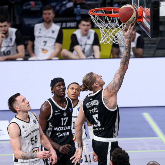 Osetkovski raspucan, Radanov debitovao – Partizan porazio Kluž