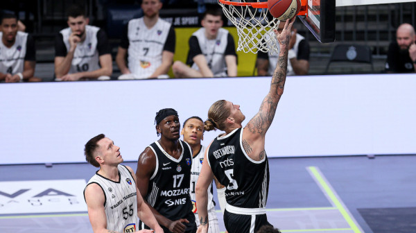 Osetkovski raspucan, Radanov debitovao – Partizan porazio Kluž