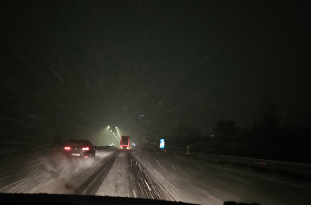Ledeni talas stigao u Srbiju: Sneg prekrio puteve, zavejan "Miloš Veliki" FOTO/VIDEO