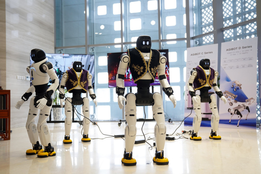 Robots talk, play… Vučić at the AGIBOT presentation: This is a bit frightening, actually PHOTO/VIDEO