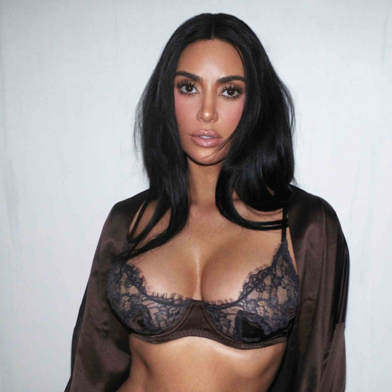 Novi "tajni" par: Kim Kardašijan u vezi sa slavnim šampionom? FOTO