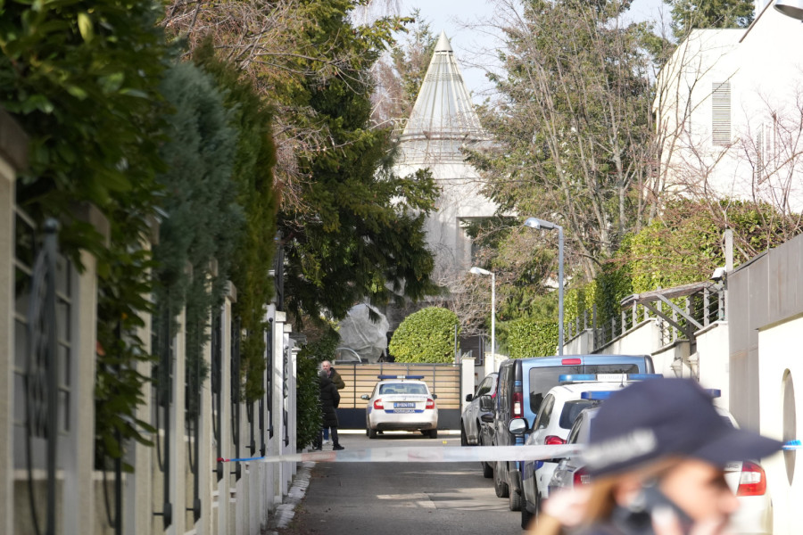 Poznato stanje Zdravka Čolića i porodice nakon bačene bombe: Ogromna šteta na kući FOTO