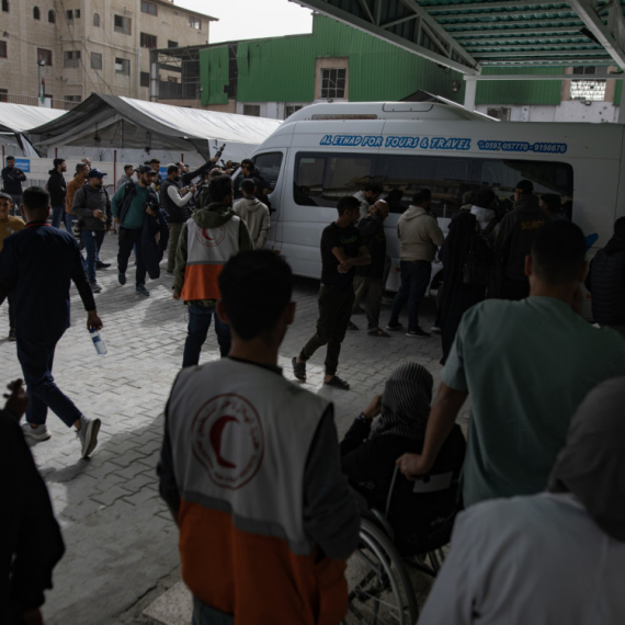 "Prozor nade" za Gazu: Prvi Palestinci evakuisani preko prelaza Rafa
