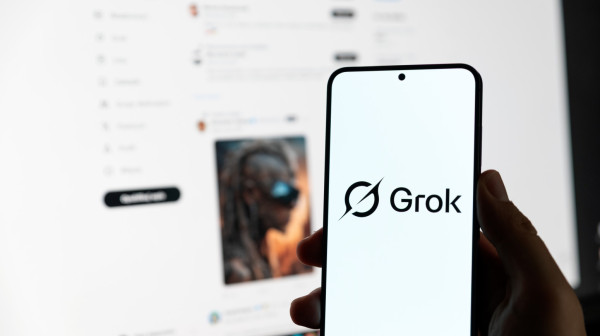 Mask popustio pod pritiskom: Evo kako da zabranite Groku da vam "dira" fotografije