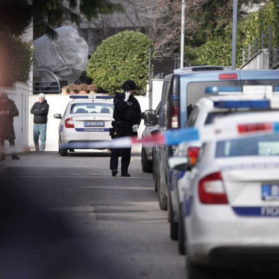 Uhapšen i treći osumnjičeni za napad na kuću Zdravka Čolića: Bežali na trotinetu