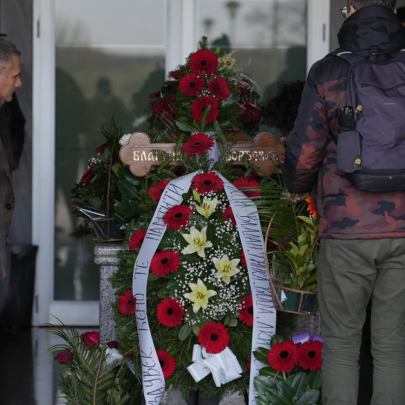 Sahranjena Beti Đorđević: Pevačka legenda ispraćena na večni počinka uz trubače i emotivni govor