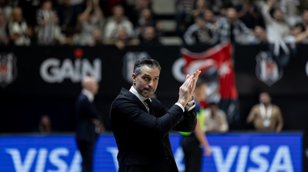 Bešiktaš i Alimpijević drže korak za Fenerom