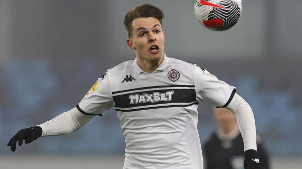 Italijani: Andrej Kostić potpisao za Milan