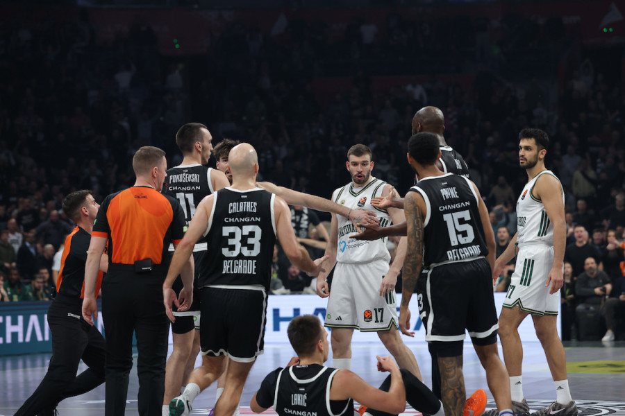 Partizan zakucao PAO