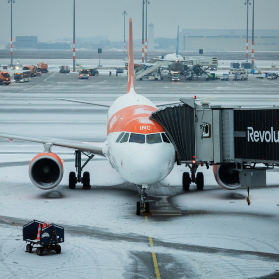 Potpuni kolaps na berlinskom aerodromu: Poledica zaustavila sav vazdušni saobraćaj FOTO