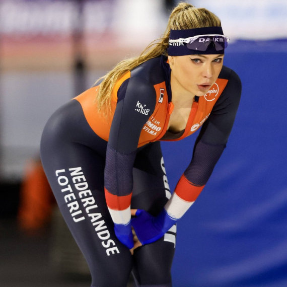 Najseksi sportistkinja na ZOI unovčila izgled: Kombinezon prodala za 195.000 evra FOTO