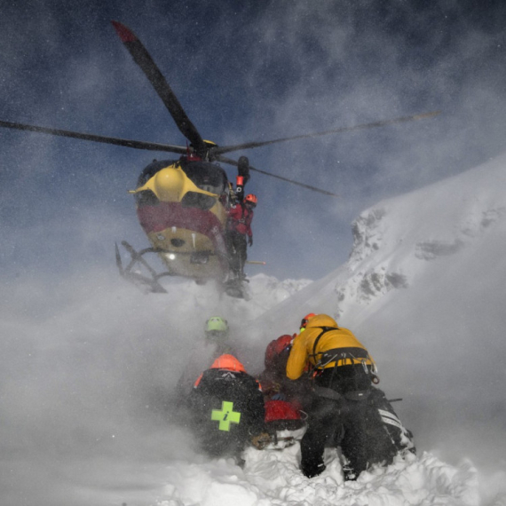 Crni bilans u Alpima: Lavine usmrtile tri osobe, helikopteri evakuisali povređene