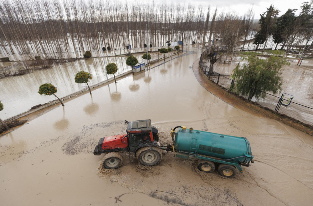 Na udaru novih nepogoda: Kiša ne prestaje; Prete poplave i klizišta FOTO