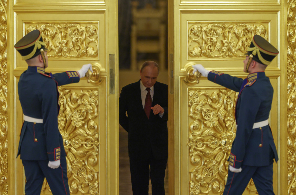 Putin čisti sve pred sobom; "Kardinal Grej" je pobegao FOTO