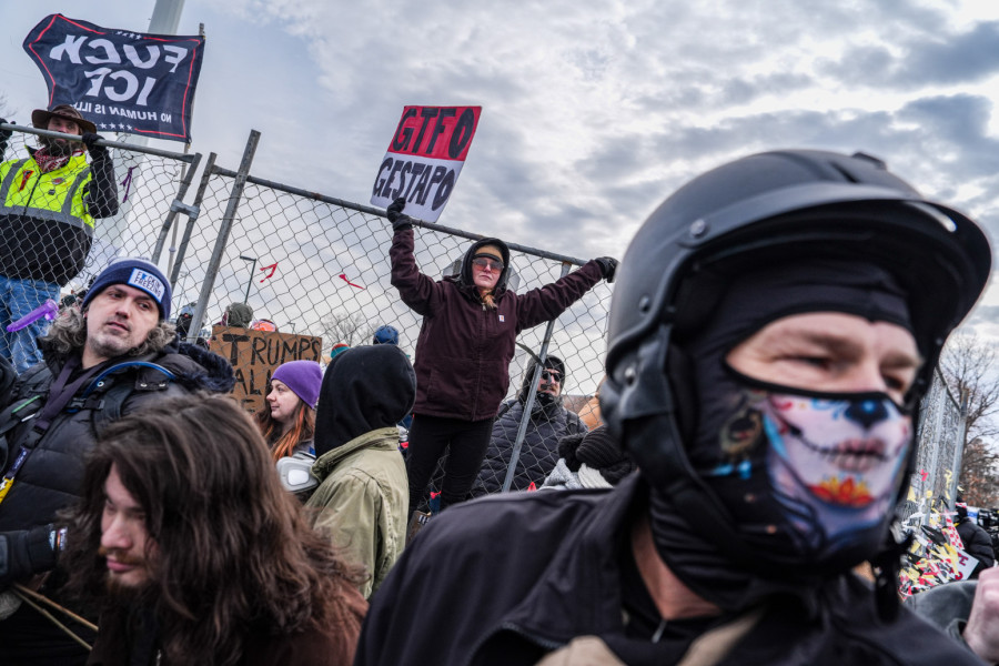 Bukti rat u Americi: Protesti se pretvorili u haos – policajac pogođen u glavu FOTO/VIDEO