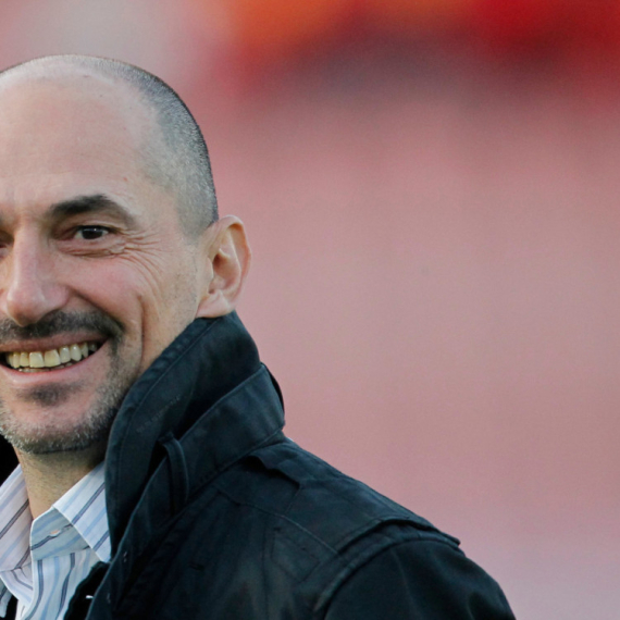 "Ne plaćaju igrače, a šta je sa onih 80 ljudi zaposlenih na stadionu?"