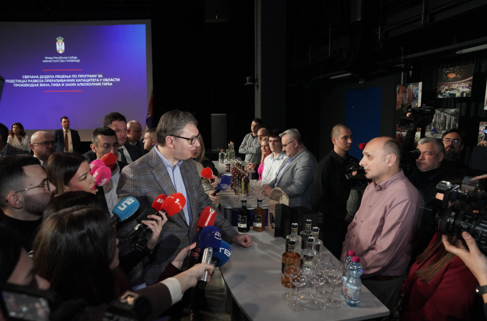 Kina idealna prilika; Vučić obišao proizvođače pića: Prestigli smo mnoge zemlje FOTO/VIDEO