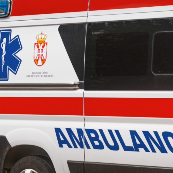 Teško poverovati: Muškarac namerno pregažen nakon svađe; Sa ozbiljnim povredama prevezen u bolnicu