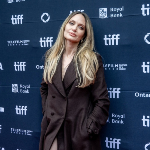 Anđelina Džoli progovorila o ožiljcima od mastektomije: "Uradila sam to zbog dece"