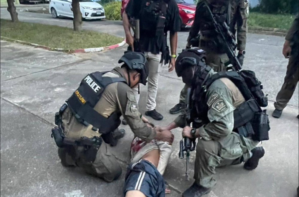 Tinejdžer ubio direktorku škole; Pištolj ukrao od policajca FOTO
