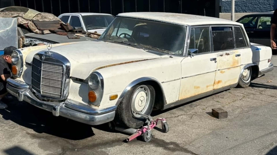 Fanovi zgroženi: Evo šta su napravili od legendarnog Mercedesa iz 1971. FOTO/VIDEO