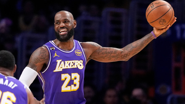 Lebron upisao tripl-dabl i ušao u istoriju NBA lige VIDEO