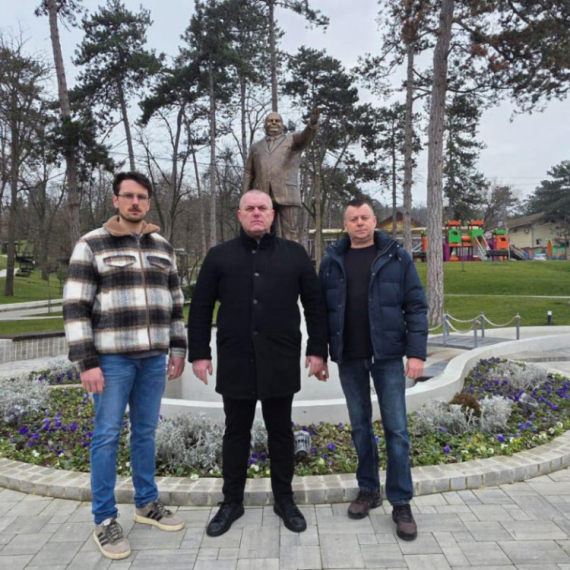 Marković: Spomenik mom ocu konačno gde mu je mesto FOTO