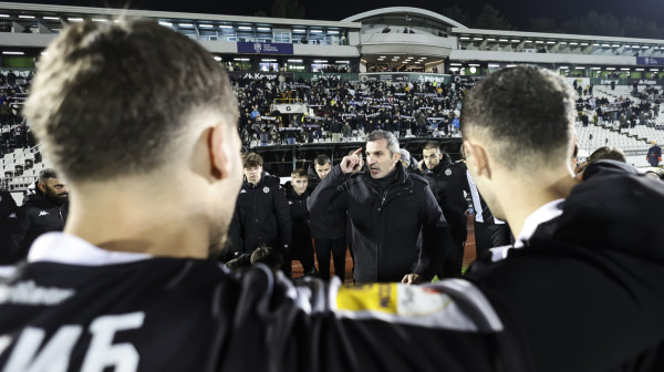 "Partizan je sateran uza zid"