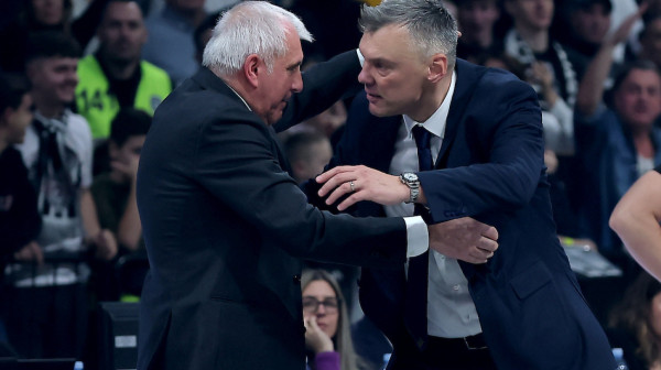 Željko Obradović i Jasikevičus u atinskom provodu VIDEO