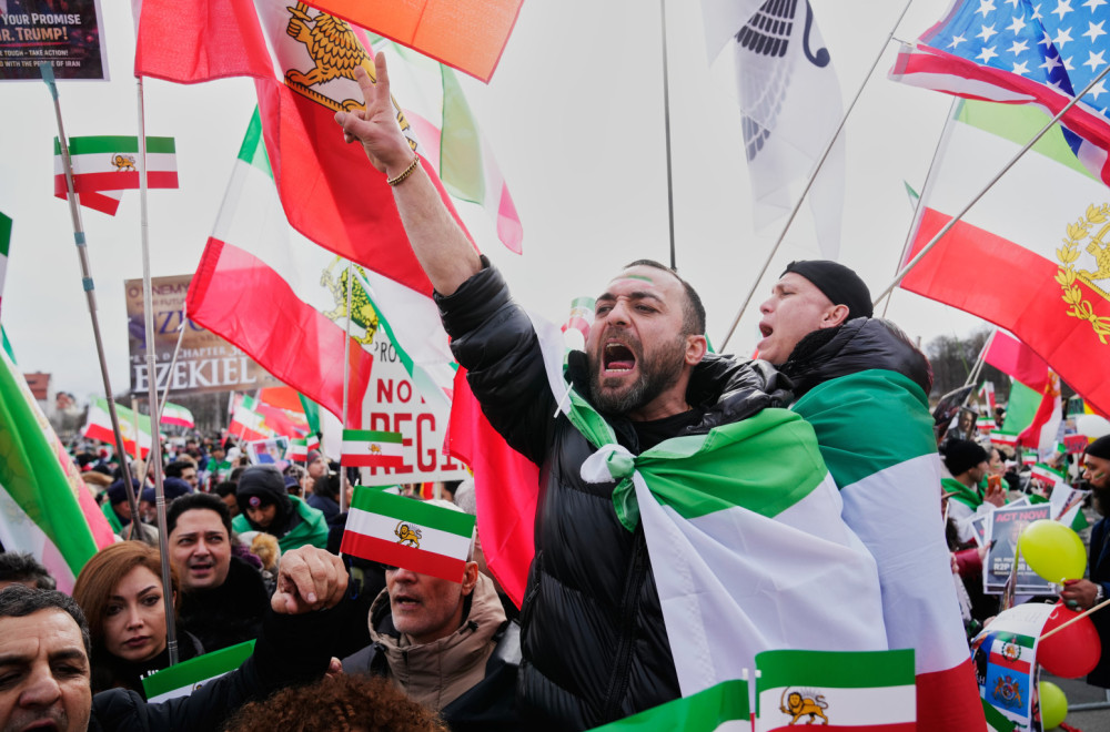 Iran "zapalio" Minhen; Stotine hiljada ljudi na ulicama FOTO/VIDEO