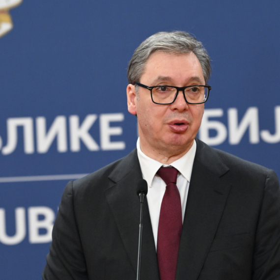Slobodna Bosna godinama napada Vučića, a sad ga hvale; Avion Er Srbije evakuisao državljane BiH iz Izraela