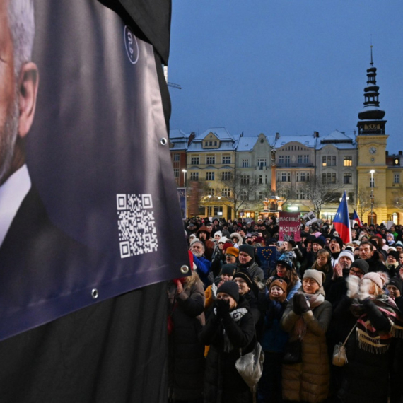 Masovni protesti širom Češke: Građani stali uz predsednika FOTO
