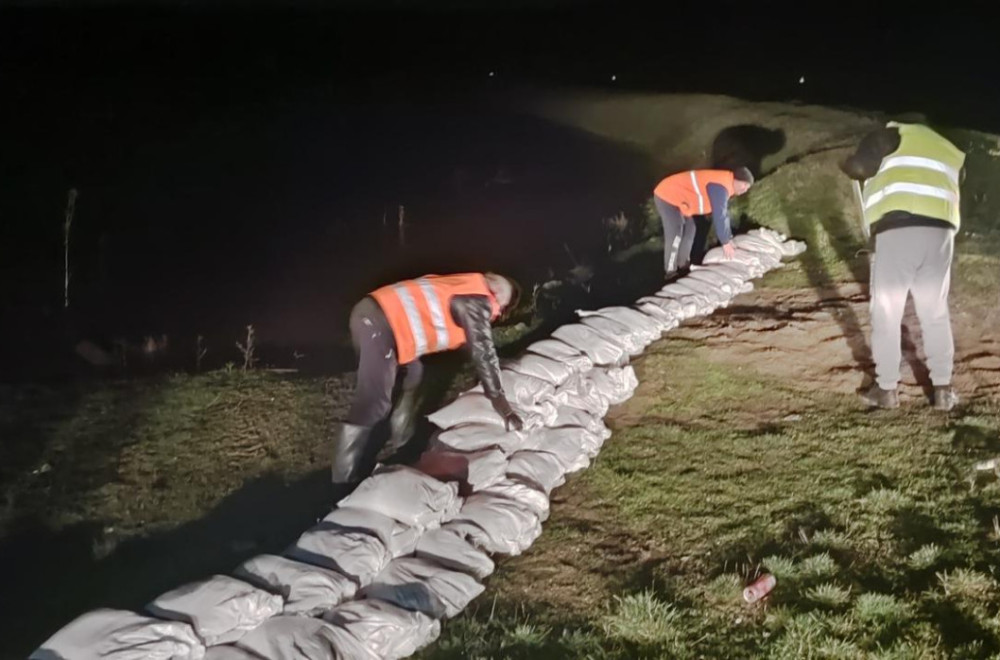 Nagli porast vodostaja: Uvedene vanredne mere kod Vranja i Zaječara FOTO