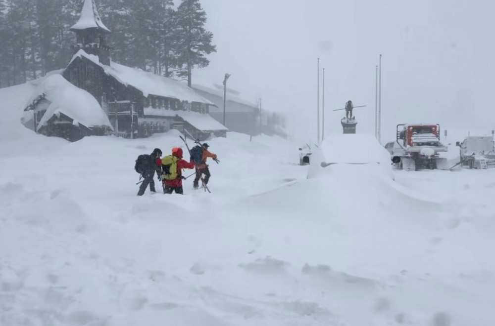 Jaka snežna oluja izazvala lavinu: 10 skijaša nestalo FOTO/VIDEO