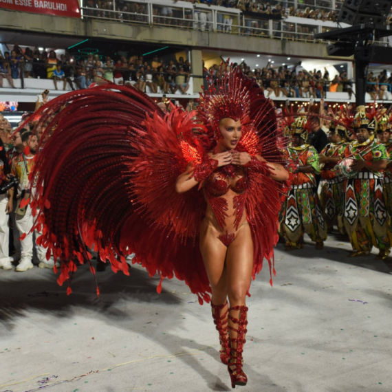 Devojka zvezde Reala zapalila karneval u Riju: Svi su gledali njene raskošne obline FOTO/VIDEO