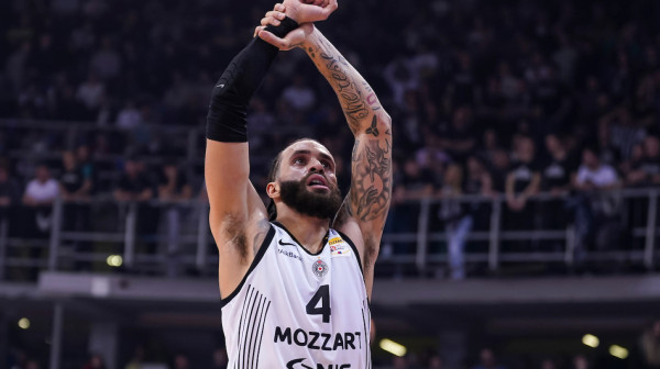 Partizan ostaje bez Vašingtona? Jedan klub ozbiljno "zagrizao"