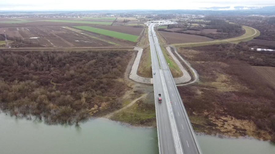U Hrvatskoj cveta ustaštvo: Staza pored puta u obliku slova U FOTO/VIDEO