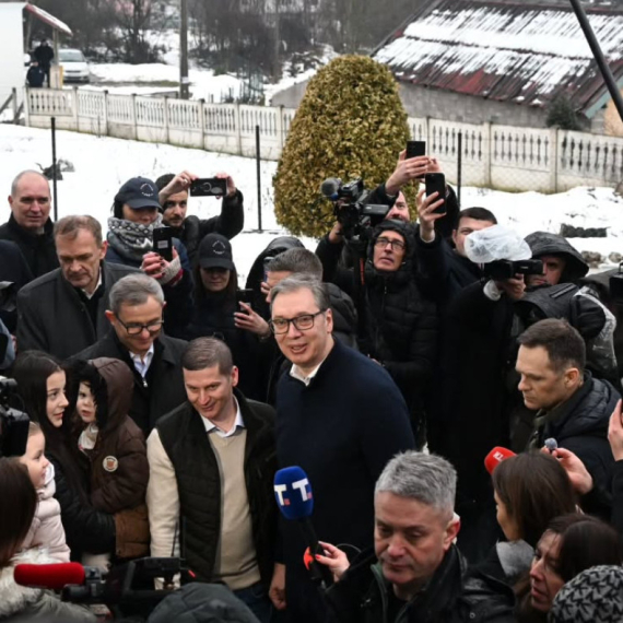 Šta je u planu za 2035? Vučić: Treba da uložimo 3-5 milijardi evra u lokalne puteve