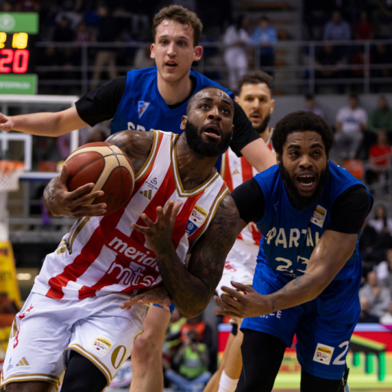 Zvezda se "mučila" pa pregazila Spartak