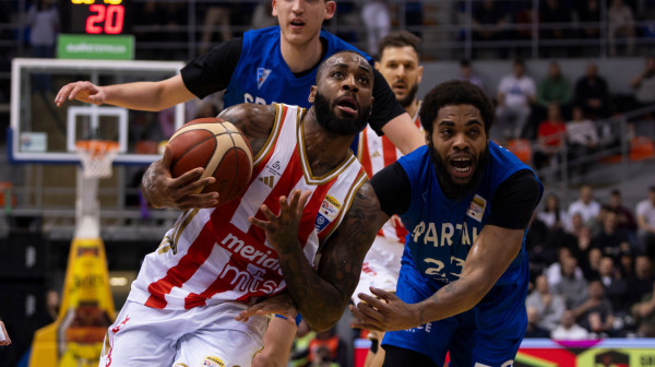 Zvezda se "mučila" pa pregazila Spartak