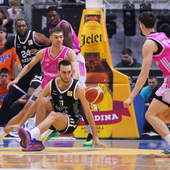 Šok u Nišu: Mega razbila Partizan za finale KRK posle haosa, prekida i pražnjenja "Čaira" VIDEO
