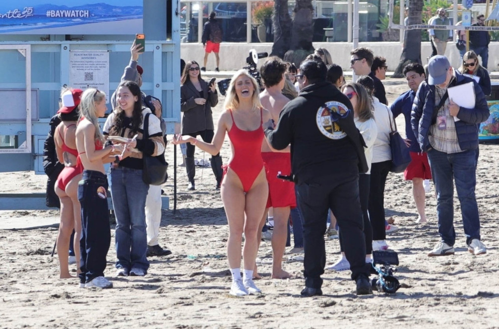 Preko hiljadu ljudi u crvenim kupaćim kostimima: Počela audicija za nove "Čuvare plaže" FOTO