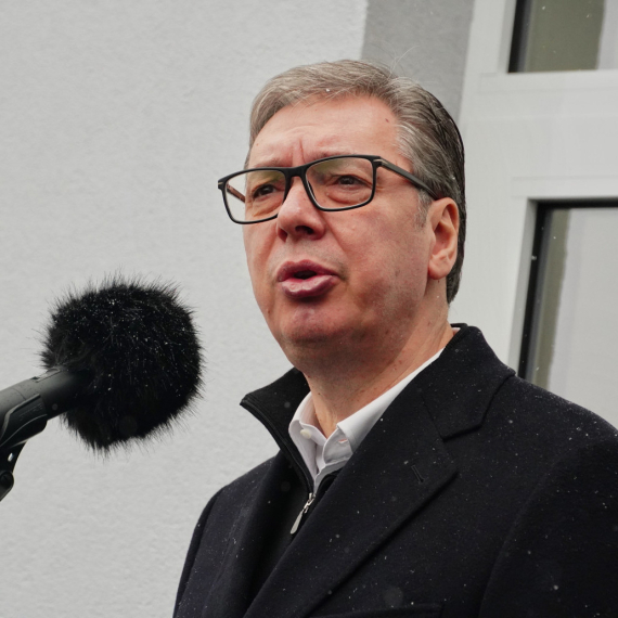 Vučić: Plate u Beogradu preko 200.000 dinara; Trudiću se da svi delovi Srbije imaju jednaka primanja