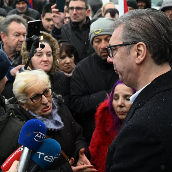 Vučić: Povećanje penzija pred kraj godine; Gradiće se hiljade i hiljade kilometara puteva